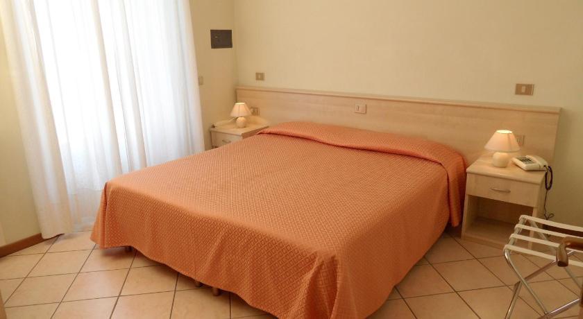 Casa Vacanze Touring Verbania Szoba fotó